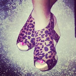 Leopard shoes